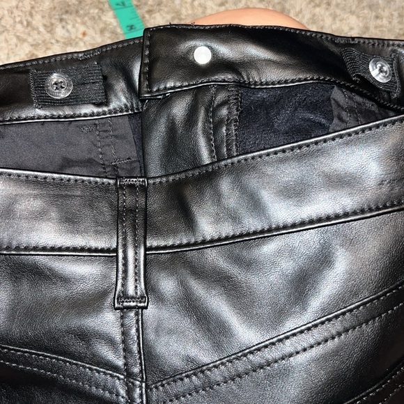NWT Old Navy High Rise Flare Faux Leather Black Jack Pants Size 18. 2-4 Womens - Picture 9 of 10